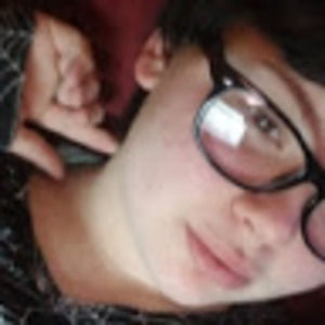 Meet your Posher, Chloe